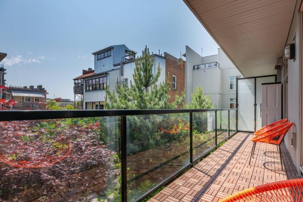 Clean 3Rd Floor Executive 1 Bedroom Apt In Old Town China Town ビクトリア エクステリア 写真