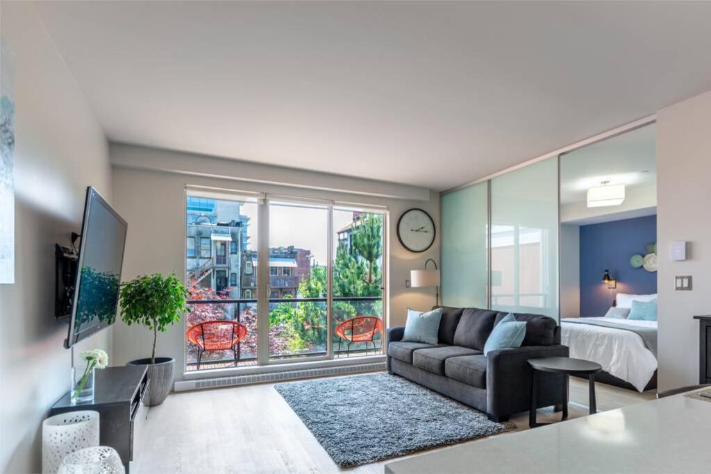 Clean 3Rd Floor Executive 1 Bedroom Apt In Old Town China Town ビクトリア エクステリア 写真